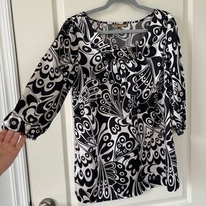 Notations Black and White Graphic 3/4 Sleeve Blouse